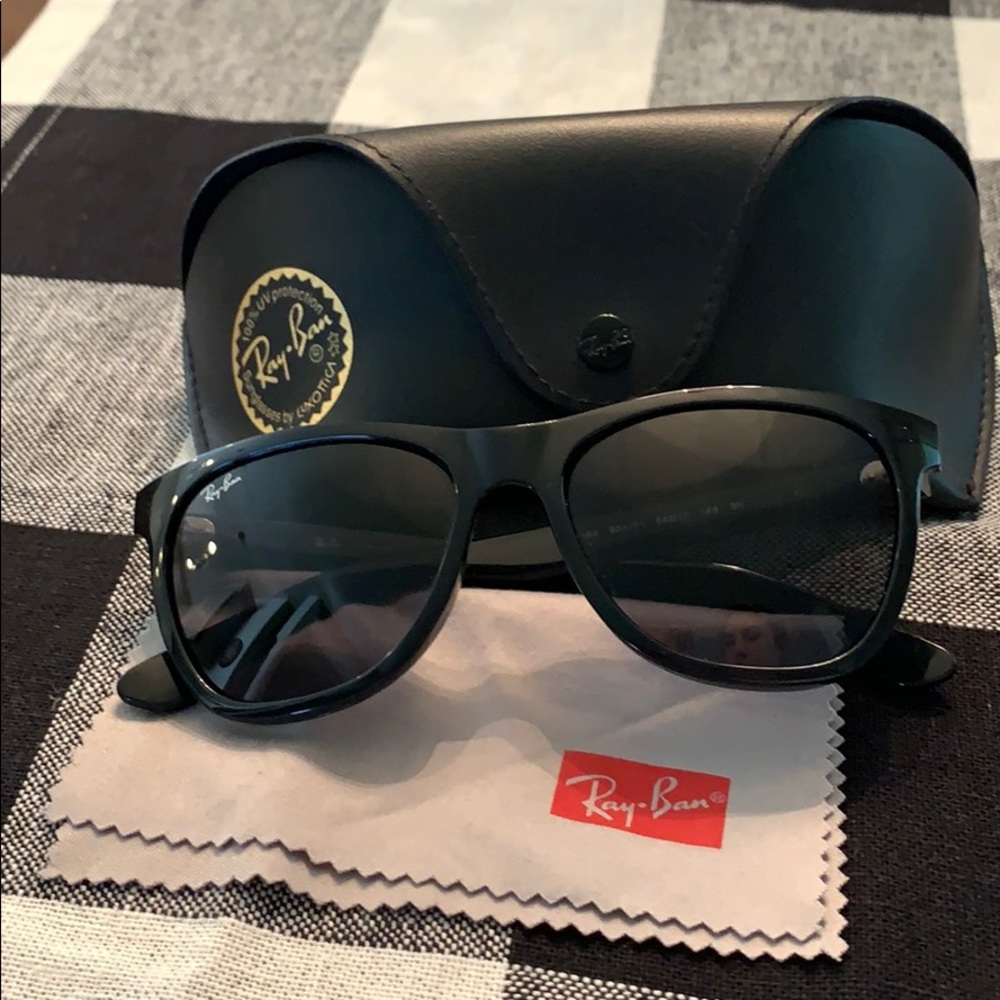 Classic Rayban Wayfarers